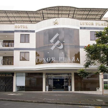 Hotel Luxor Pereira Exteriör bild