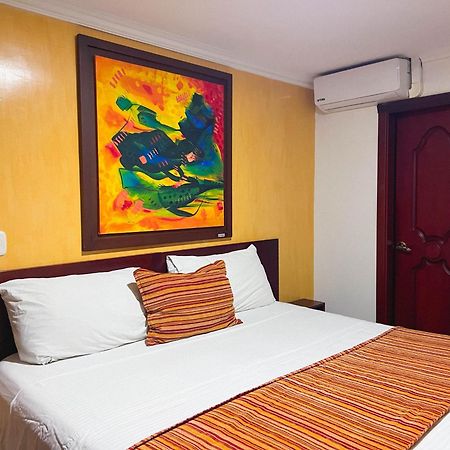 Hotel Luxor Pereira Exteriör bild