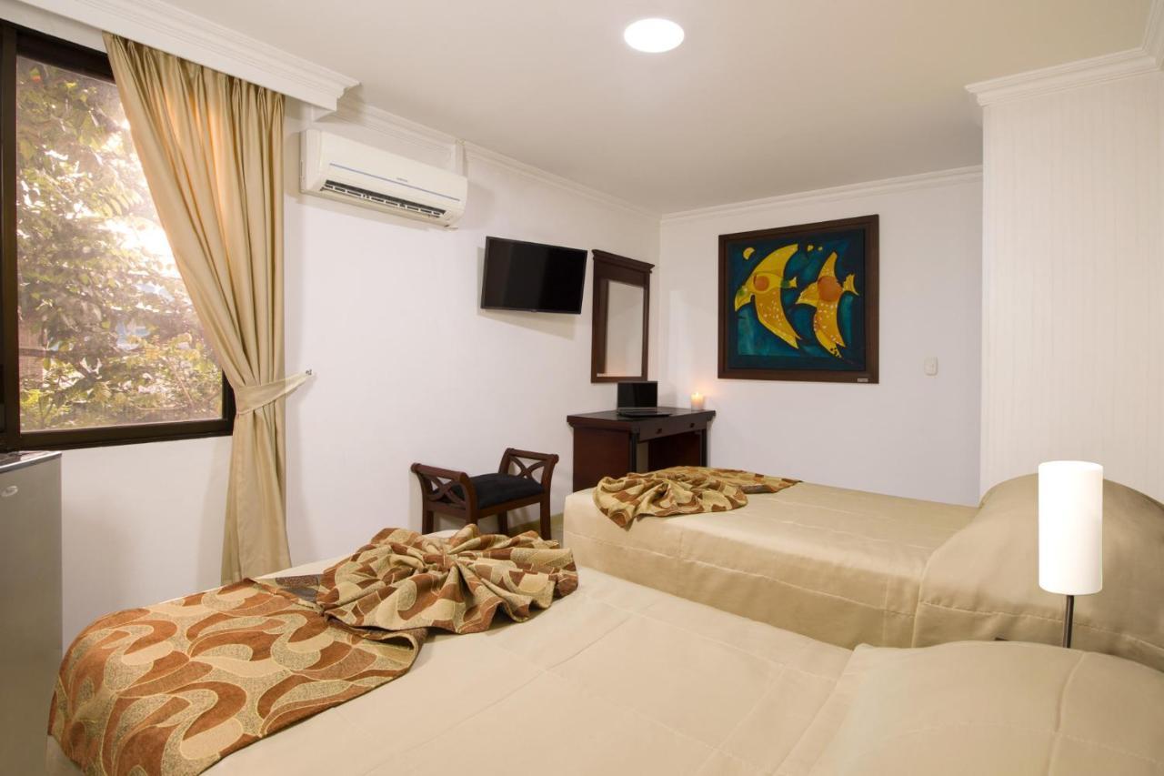 Hotel Luxor Pereira Exteriör bild