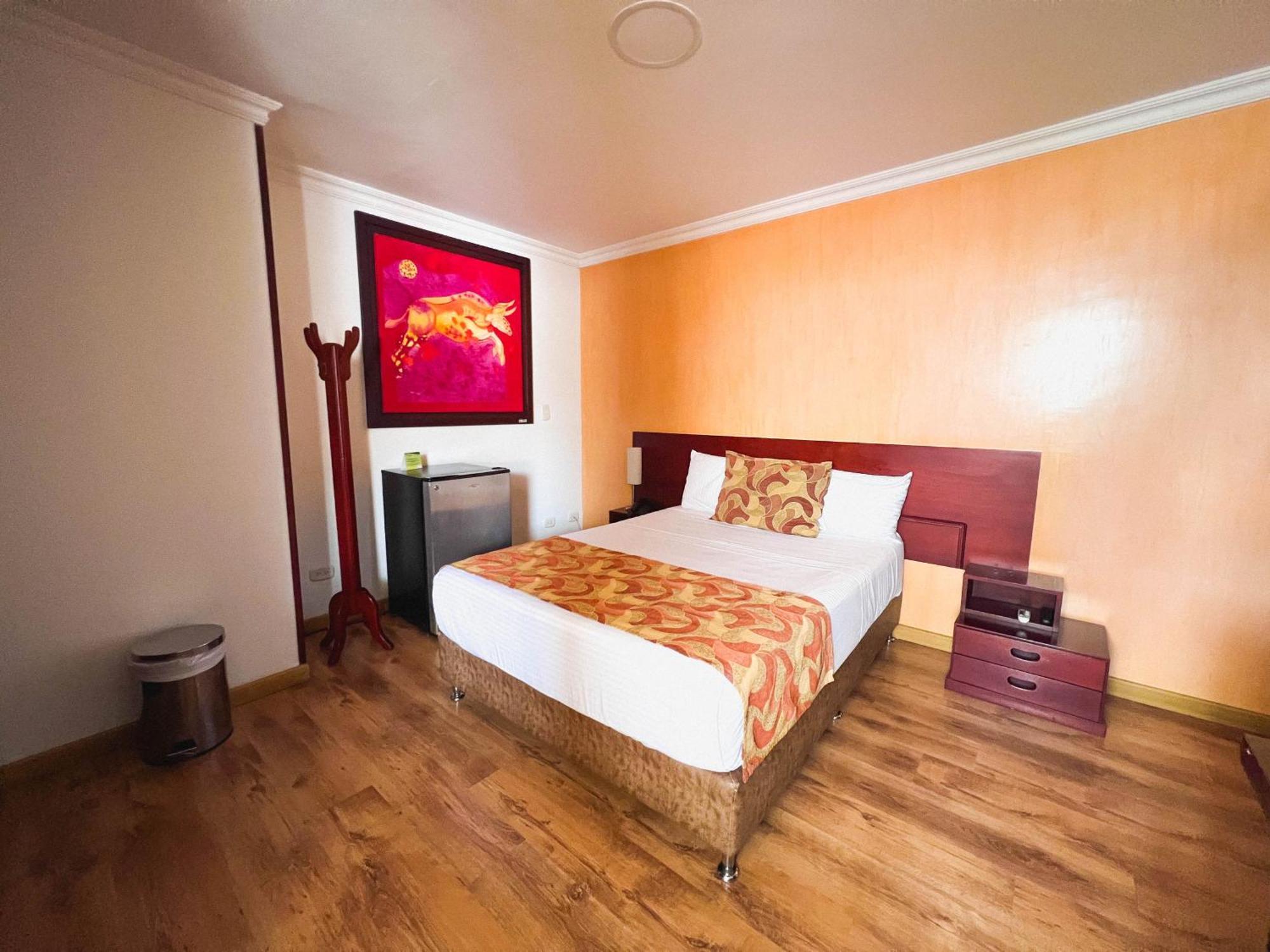 Hotel Luxor Pereira Exteriör bild